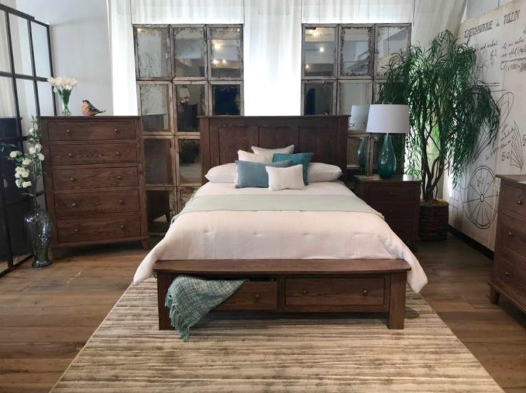 Knotty Alder Bedroom Set