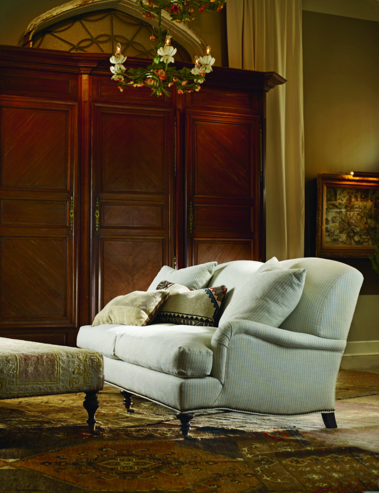 Lee Sofa With English Arm